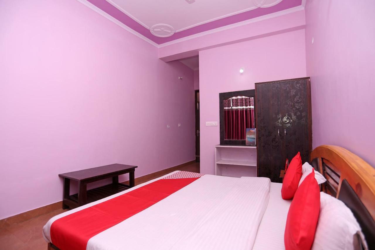 Oyo 19406 Hotel Janta Palace Almora Bagian luar foto